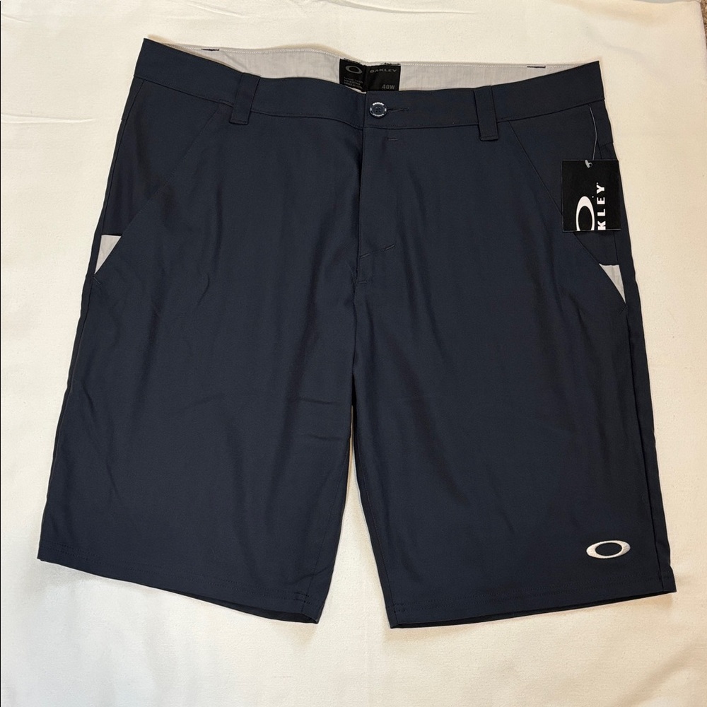 Oakley blue Men's shorts 40W front and back pockets casual NWT